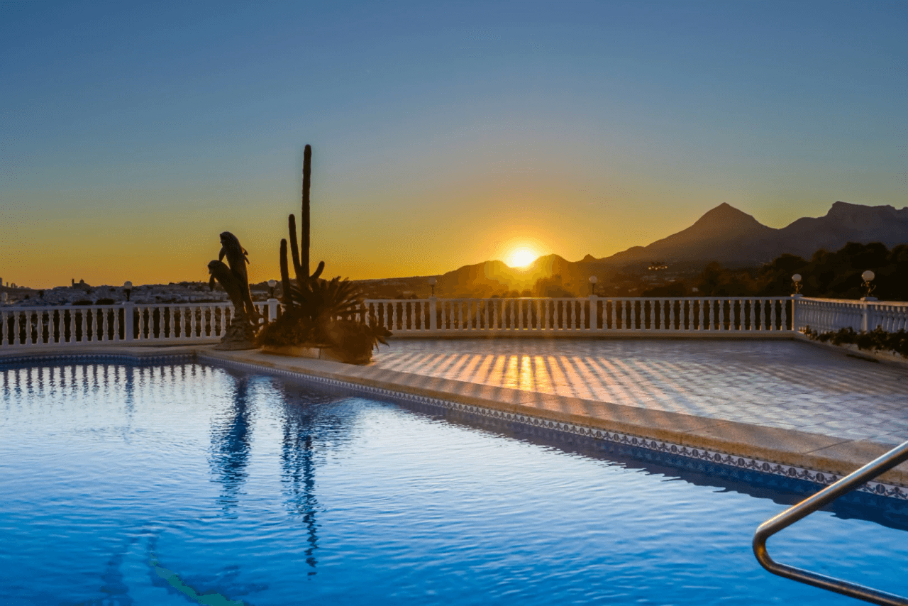 Unique villa with panoramic sea views in a quiet and green residencial área of Altea
