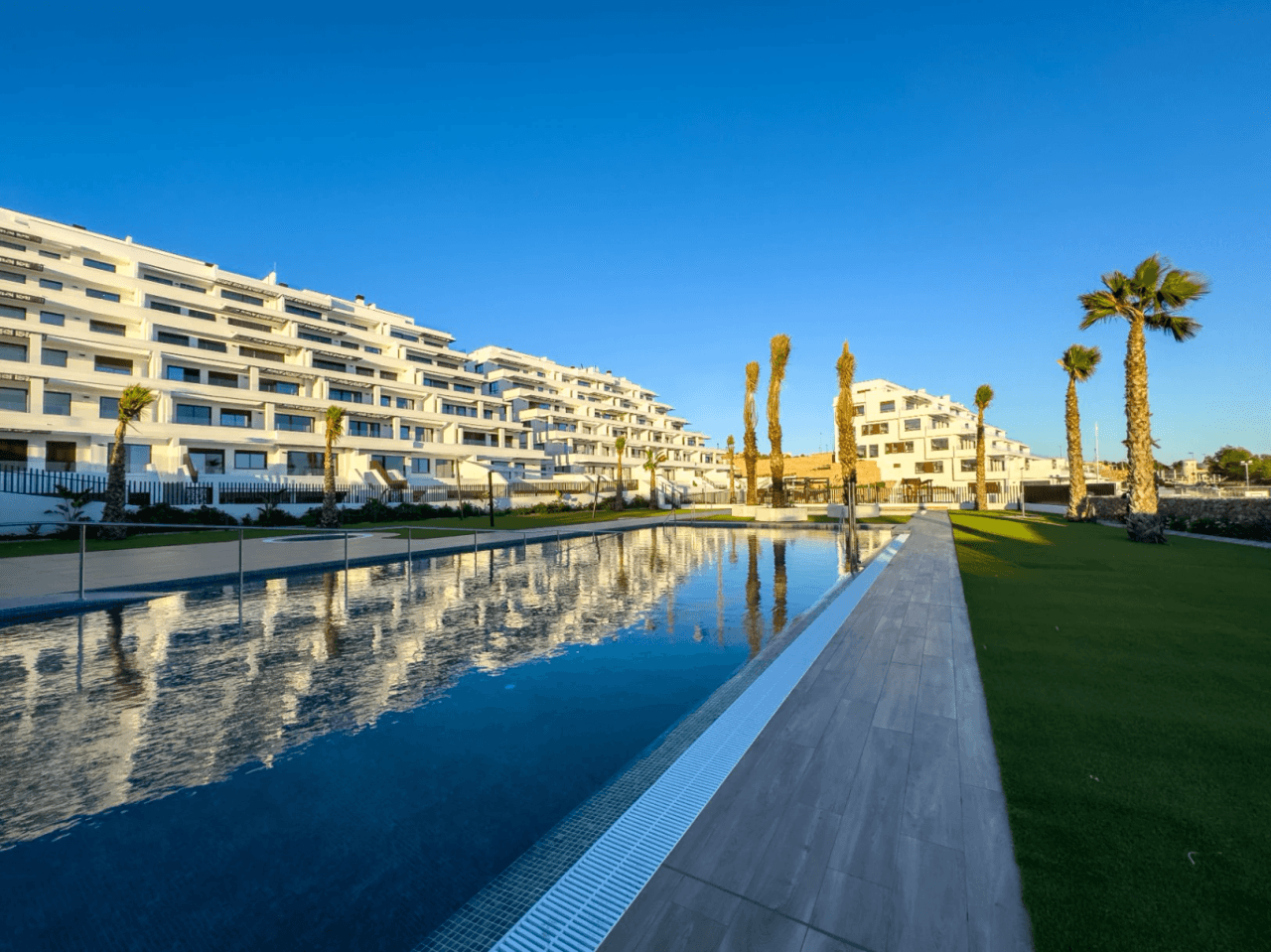 Newly built modern 2 apartment with sea views, recently delivered