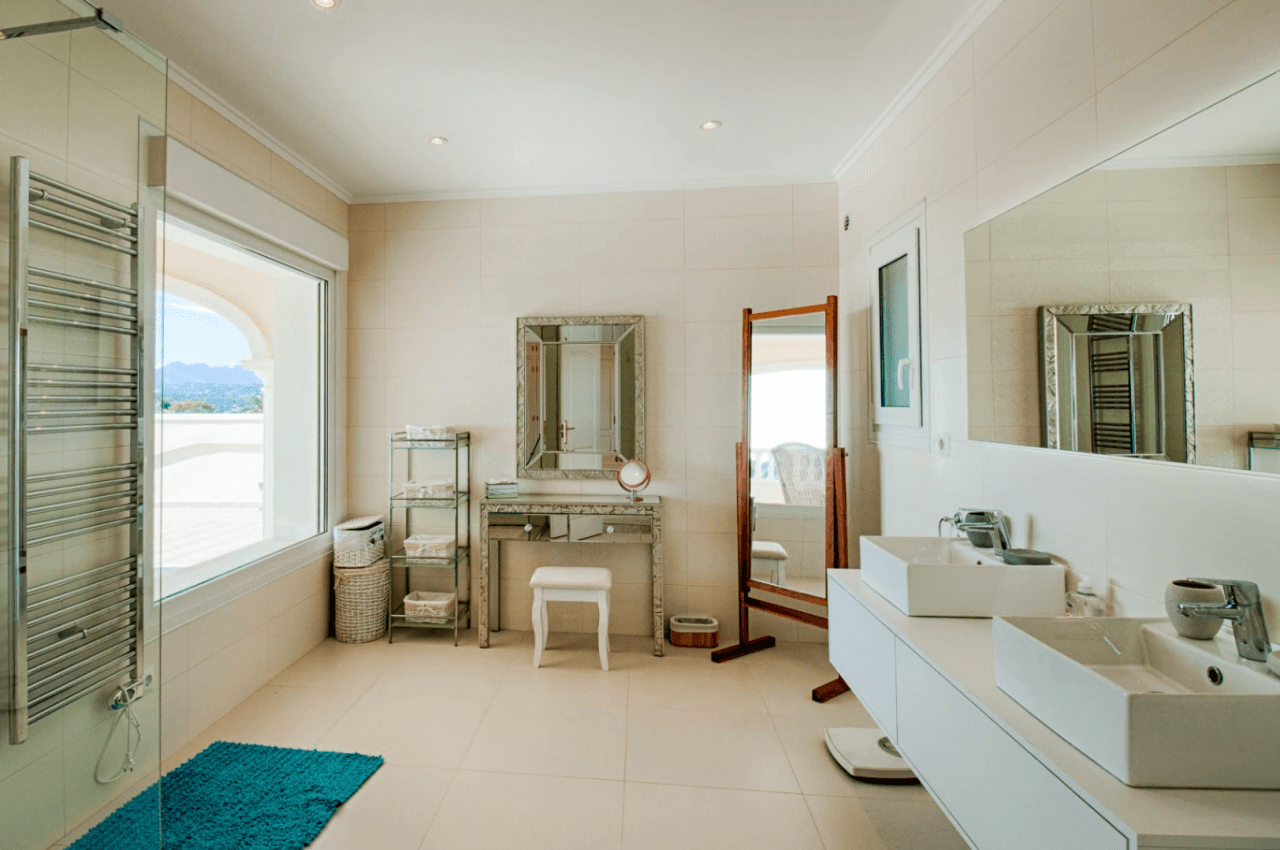 Large Elegant Villa with Sea Views for Sale in Moraira