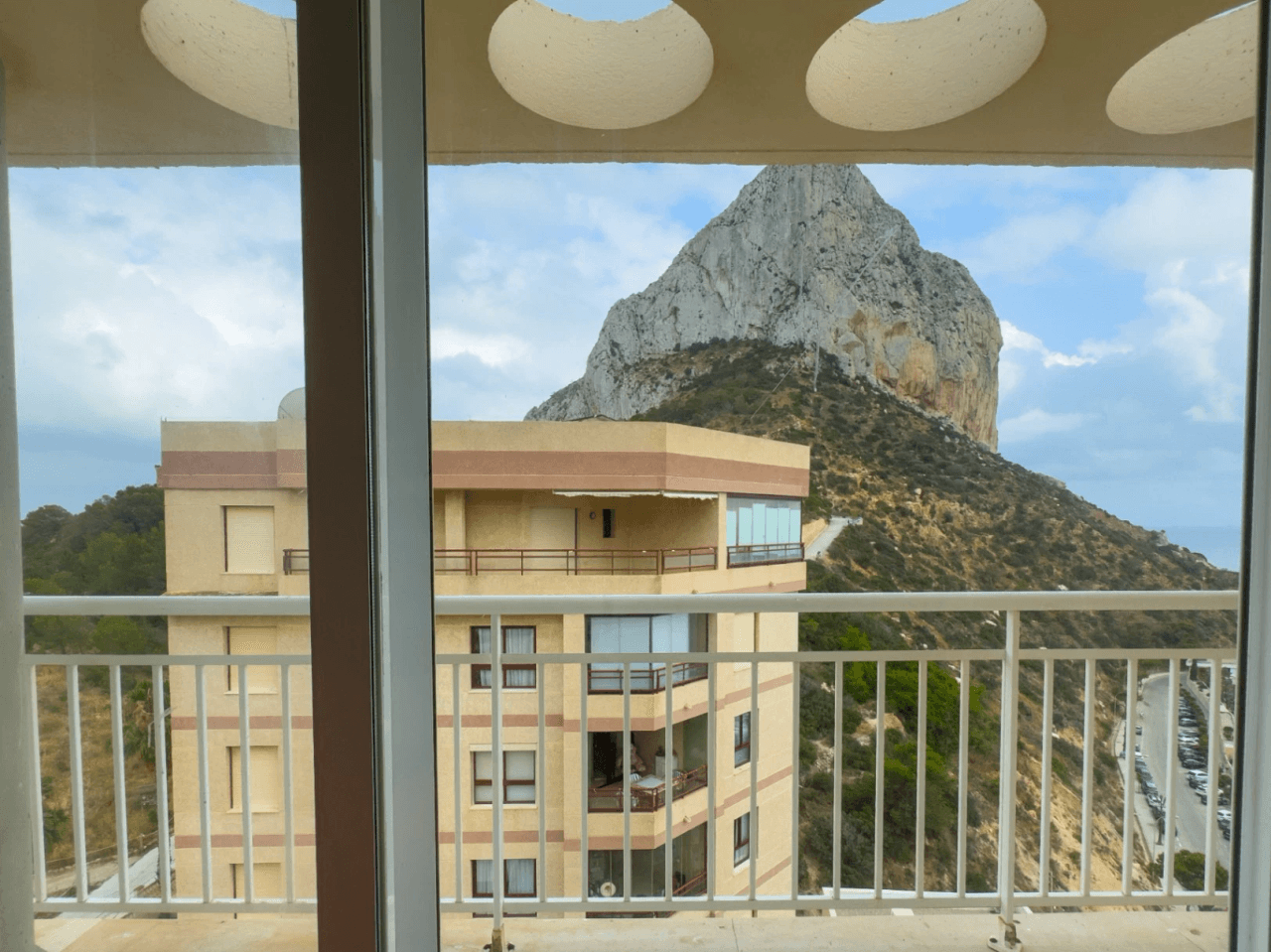 Penthouse for Sale in Calpe’s Puerto Area with Panoramic Sea Peñón Views