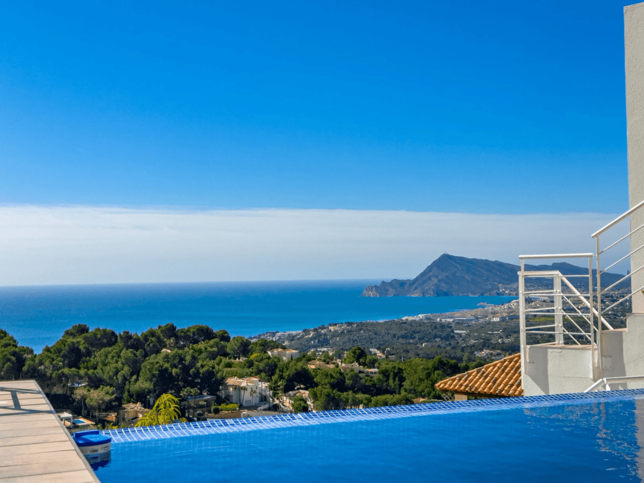 Villa of 450 m² with infinity pool and panoramic sea views in Sierra de Altea