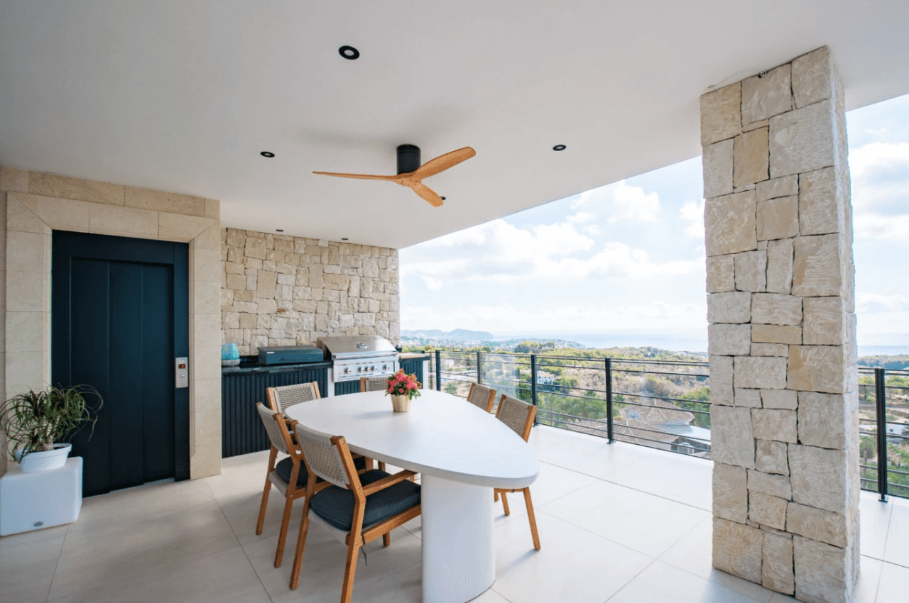 Luxury, Villa, Comfort and Spectacular Views in Benissa.