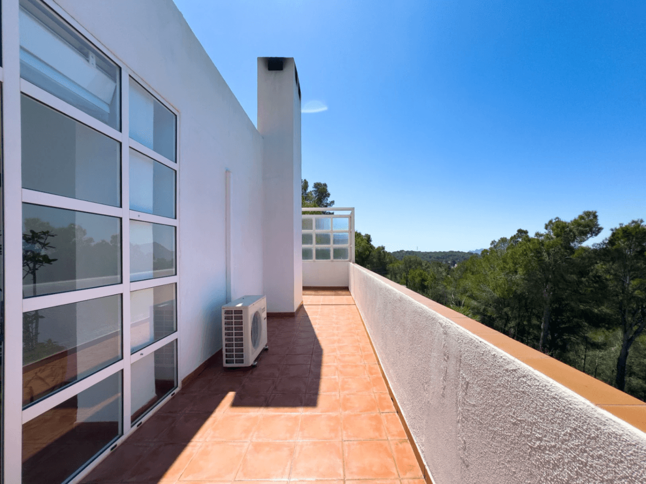 Fully Refurbished 4-Bedroom Villa with Golf, Mountain and Sea Views in Altea