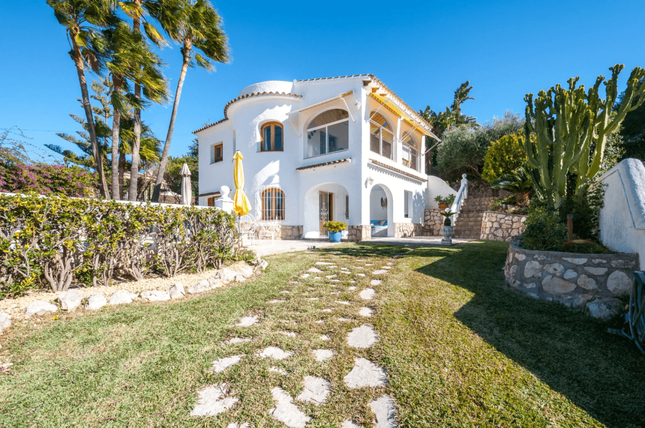 Southwest-oriented Mediterranean Villa in Benissa near San Jaime Golf Club