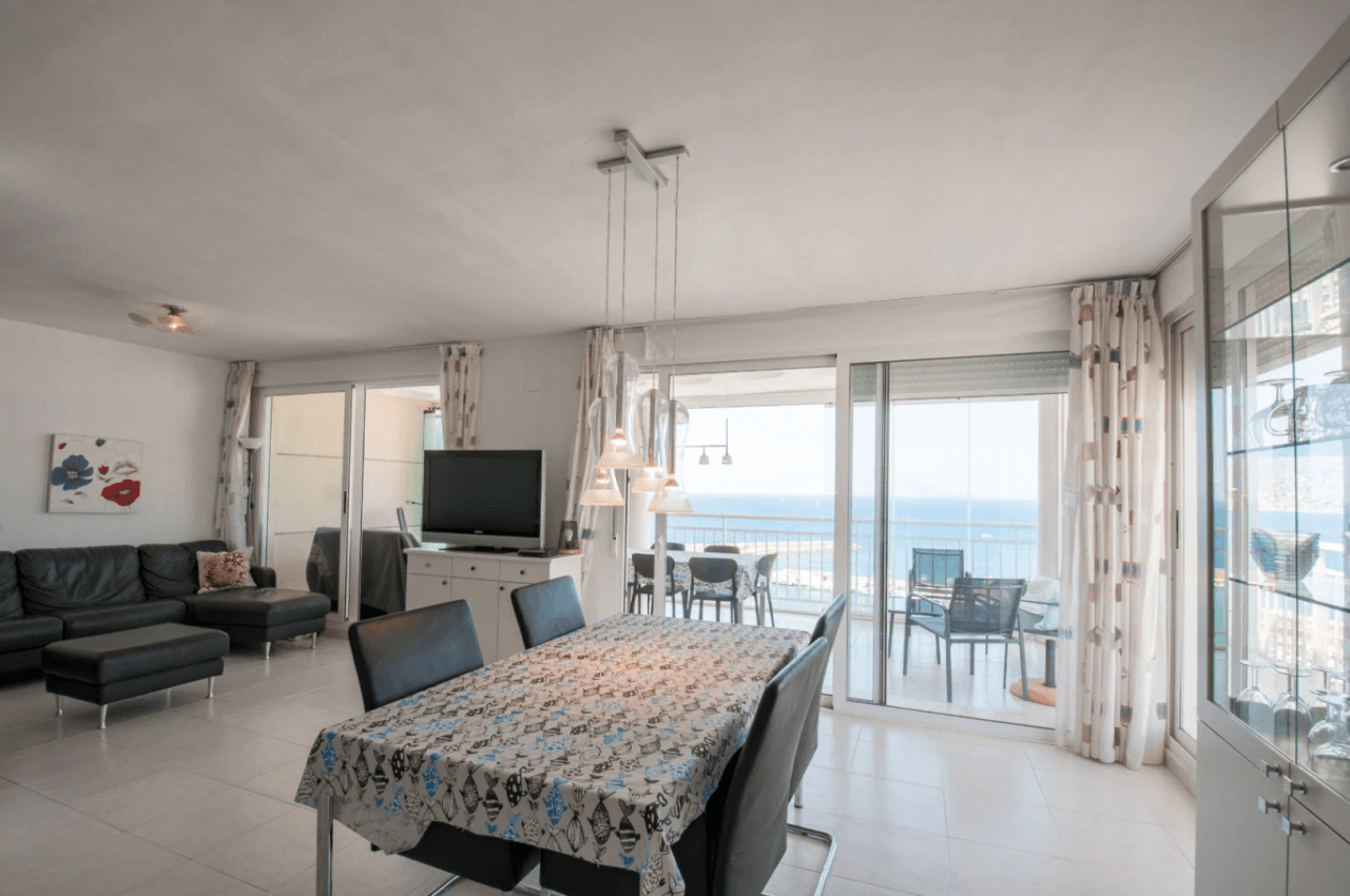 Penthouse for Sale in Calpe’s Puerto Area with Panoramic Sea Peñón Views