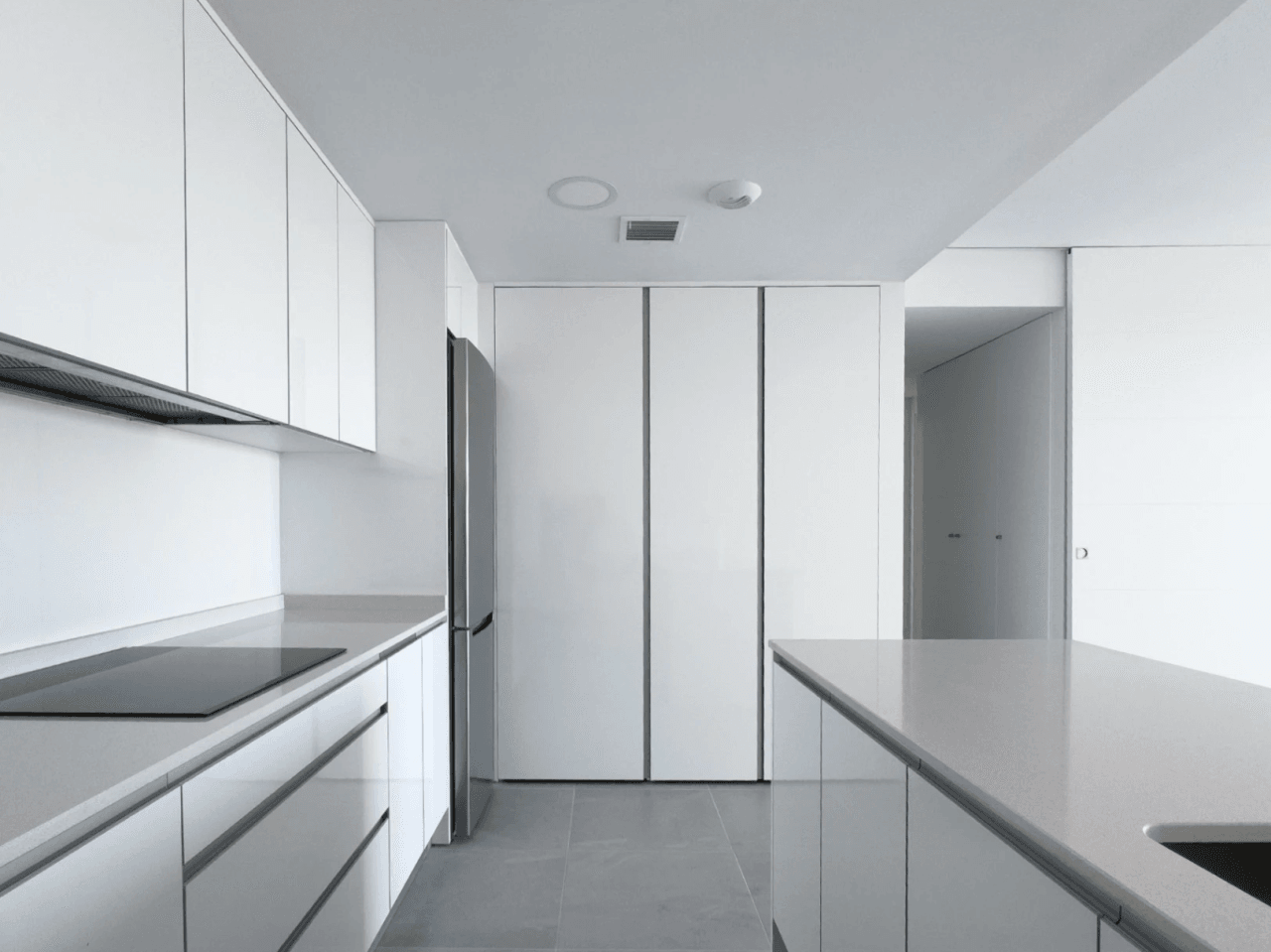 Newly built modern 2 apartment with sea views, recently delivered