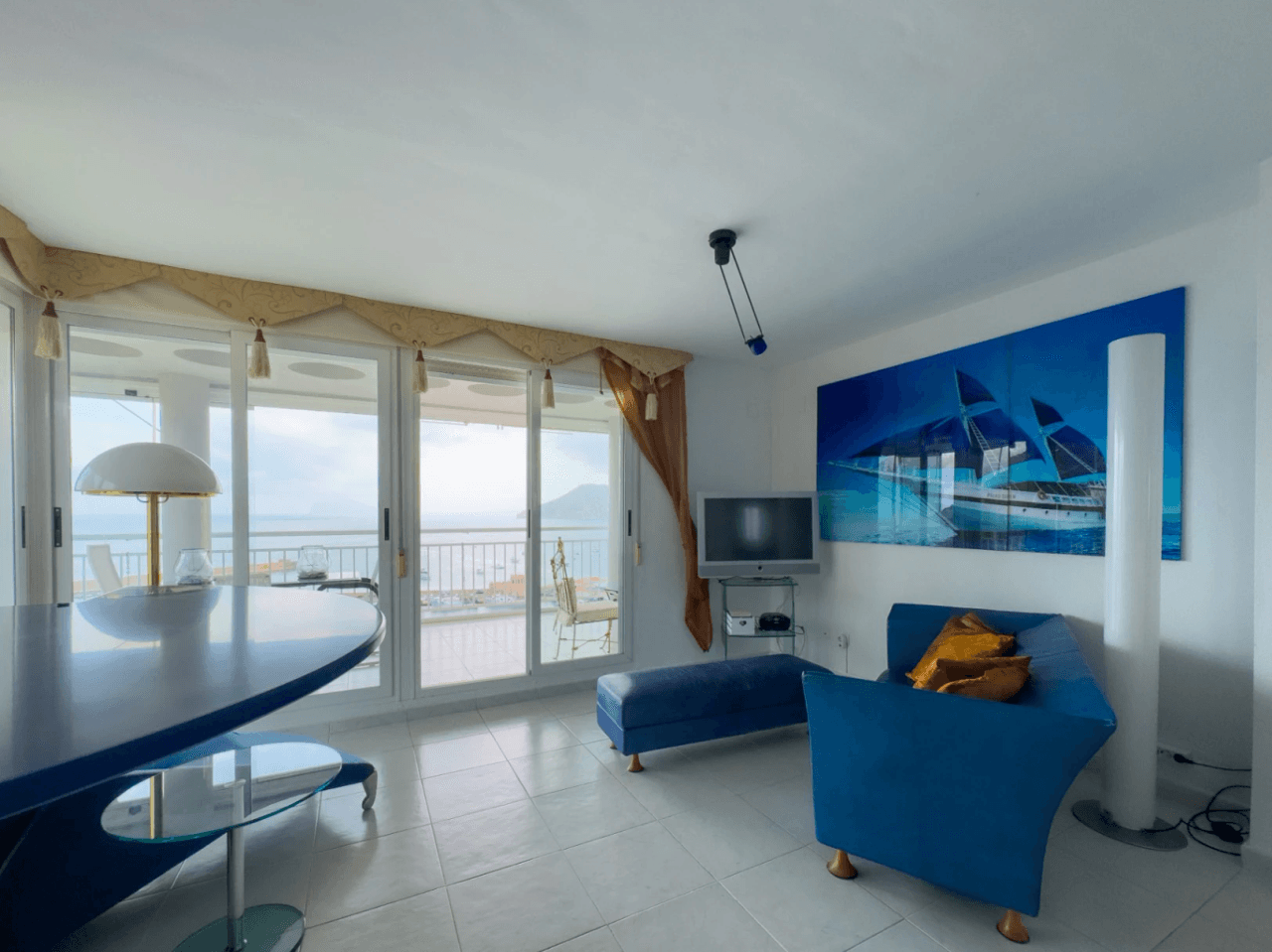 Penthouse for Sale in Calpe’s Puerto Area with Panoramic Sea Peñón Views