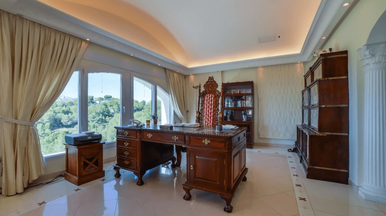 Unique villa with panoramic sea views in a quiet and green residencial área of Altea