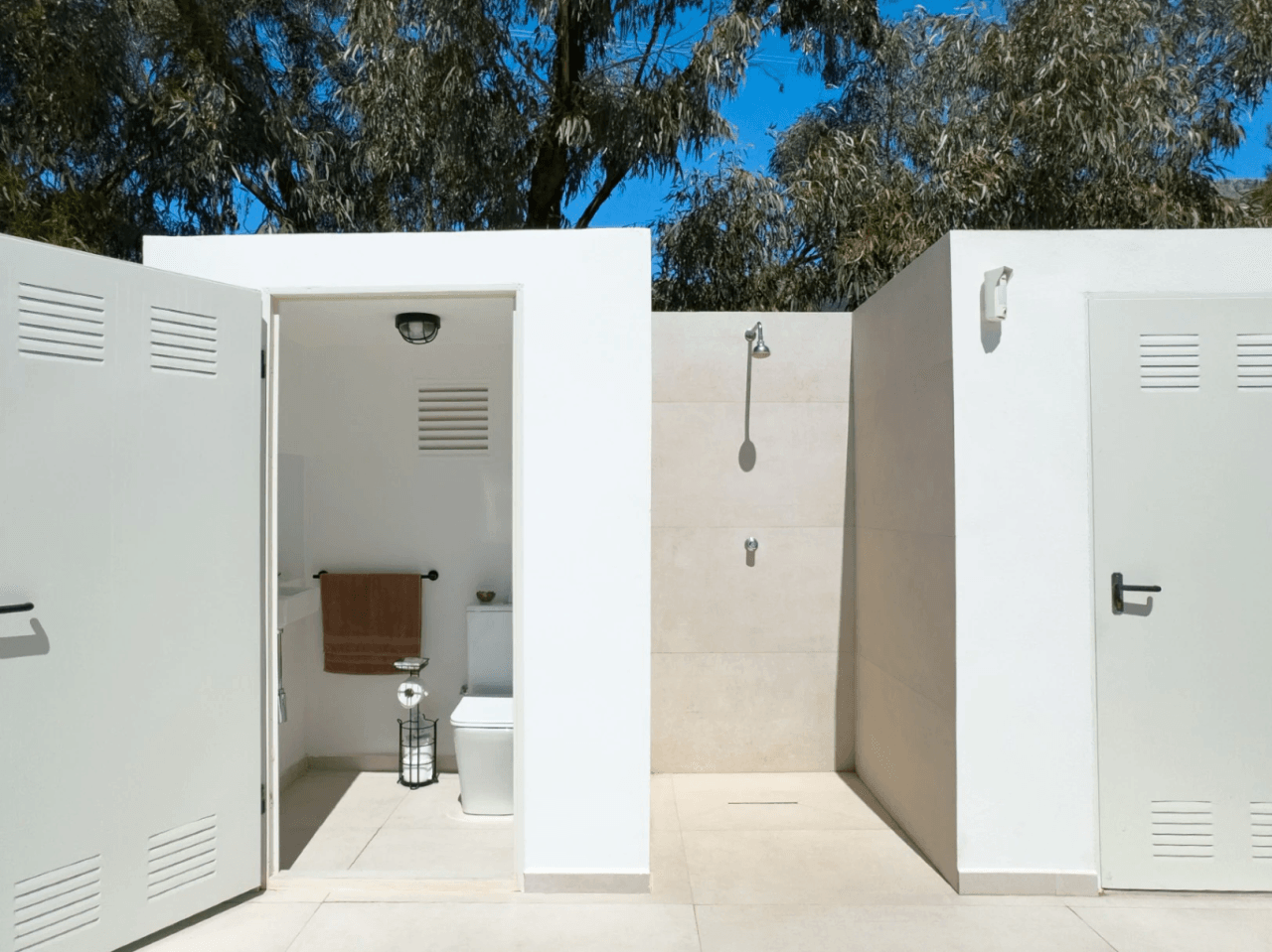 Fully Refurbished 4-Bedroom Villa with Golf, Mountain and Sea Views in Altea