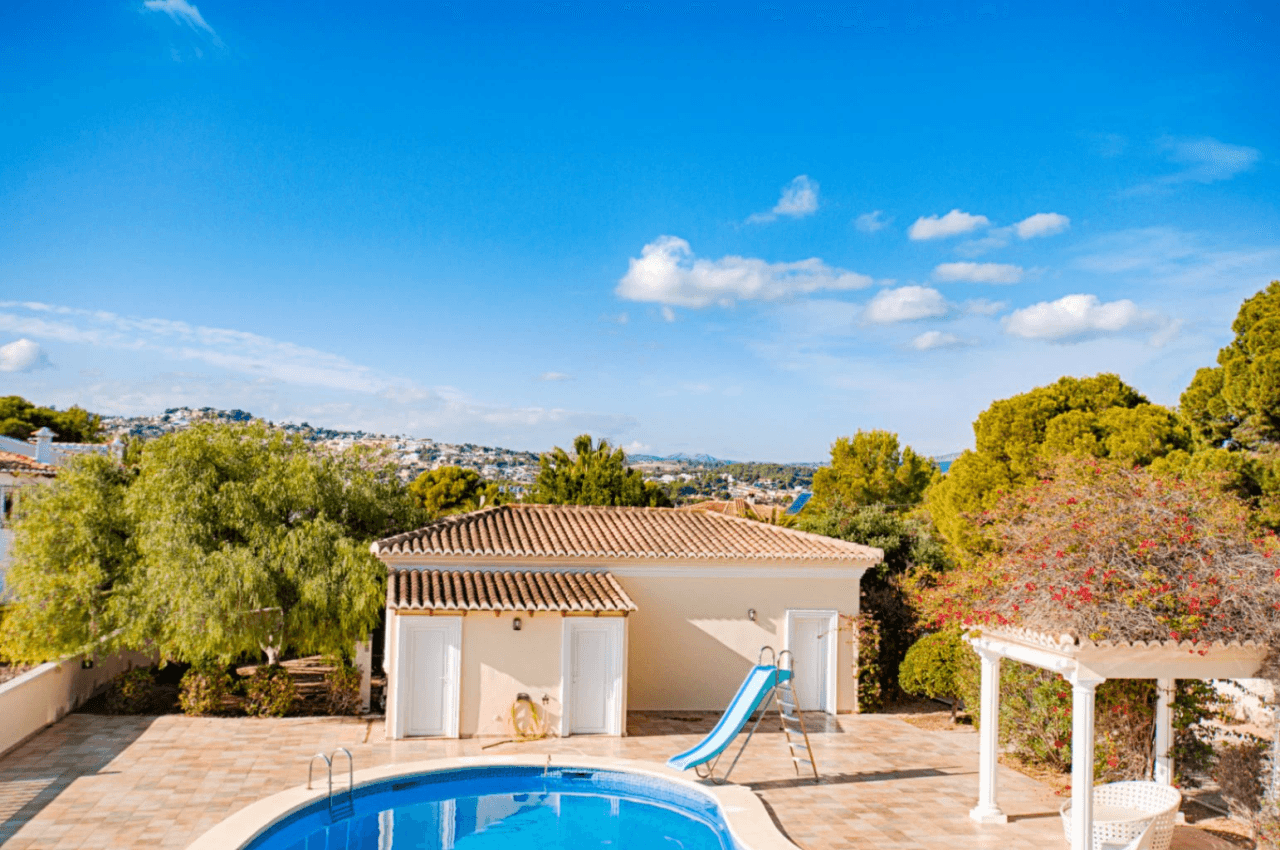 Large Elegant Villa with Sea Views for Sale in Moraira