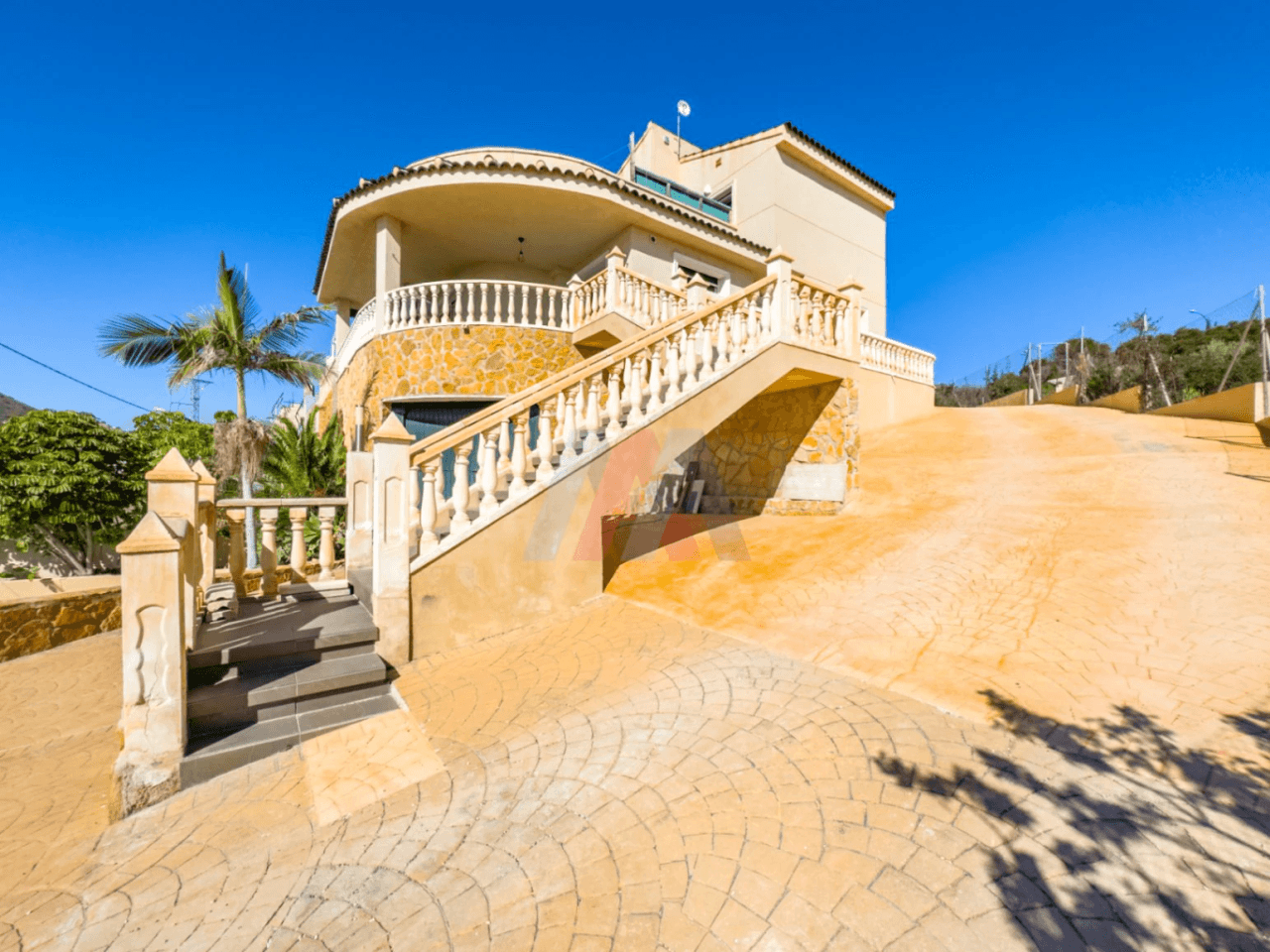 Mediterranean Villa with Sea Views, and walking distance to the sea, in Cala D'or, Campello