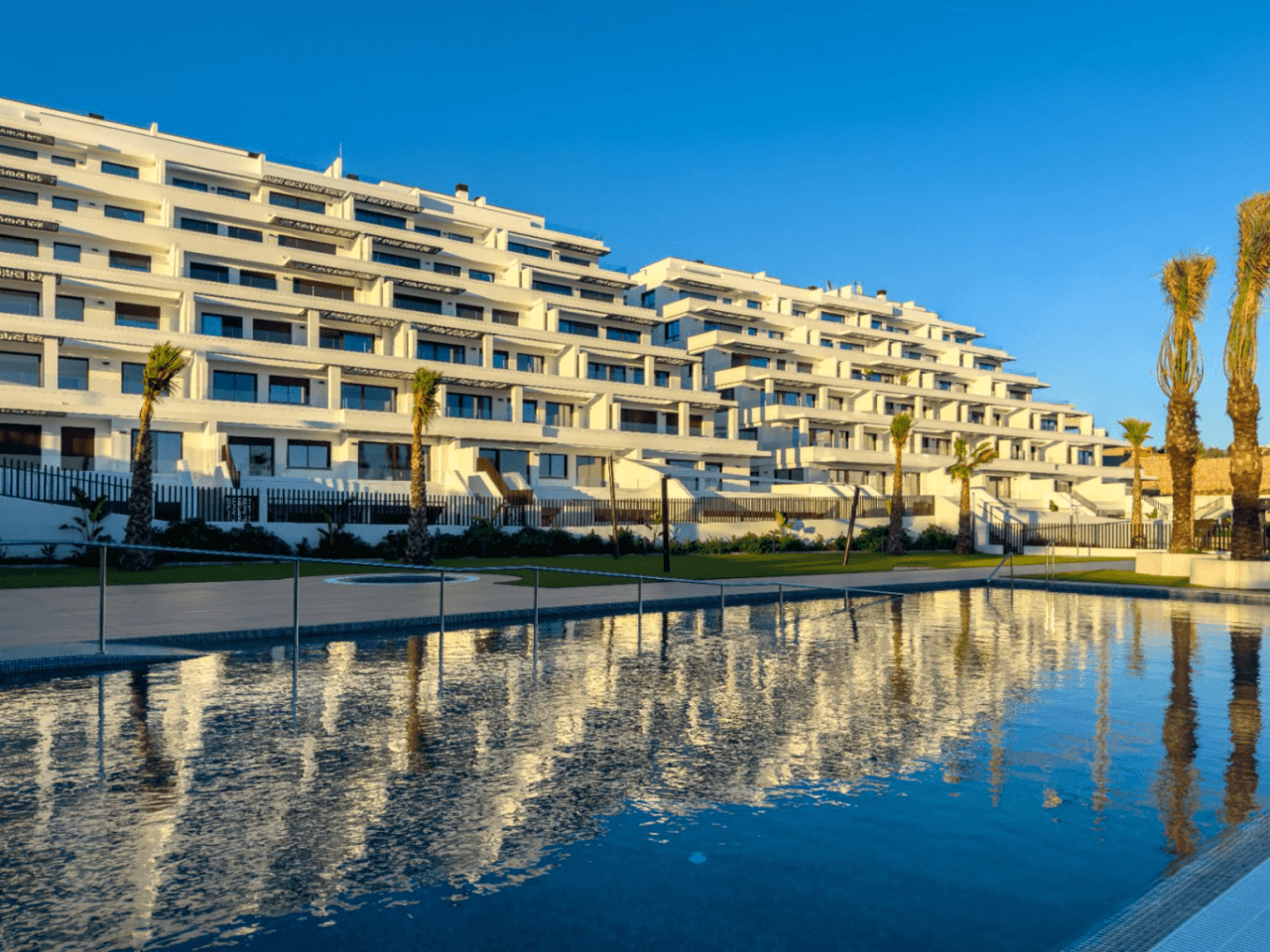 Newly built modern 2 apartment with sea views, recently delivered