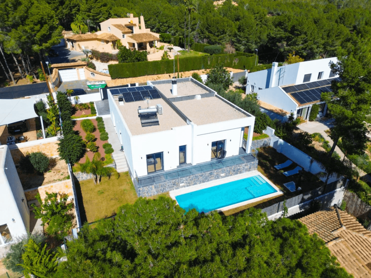 Modern Villa in the Quiet Residential area of Santa Clara, Altea