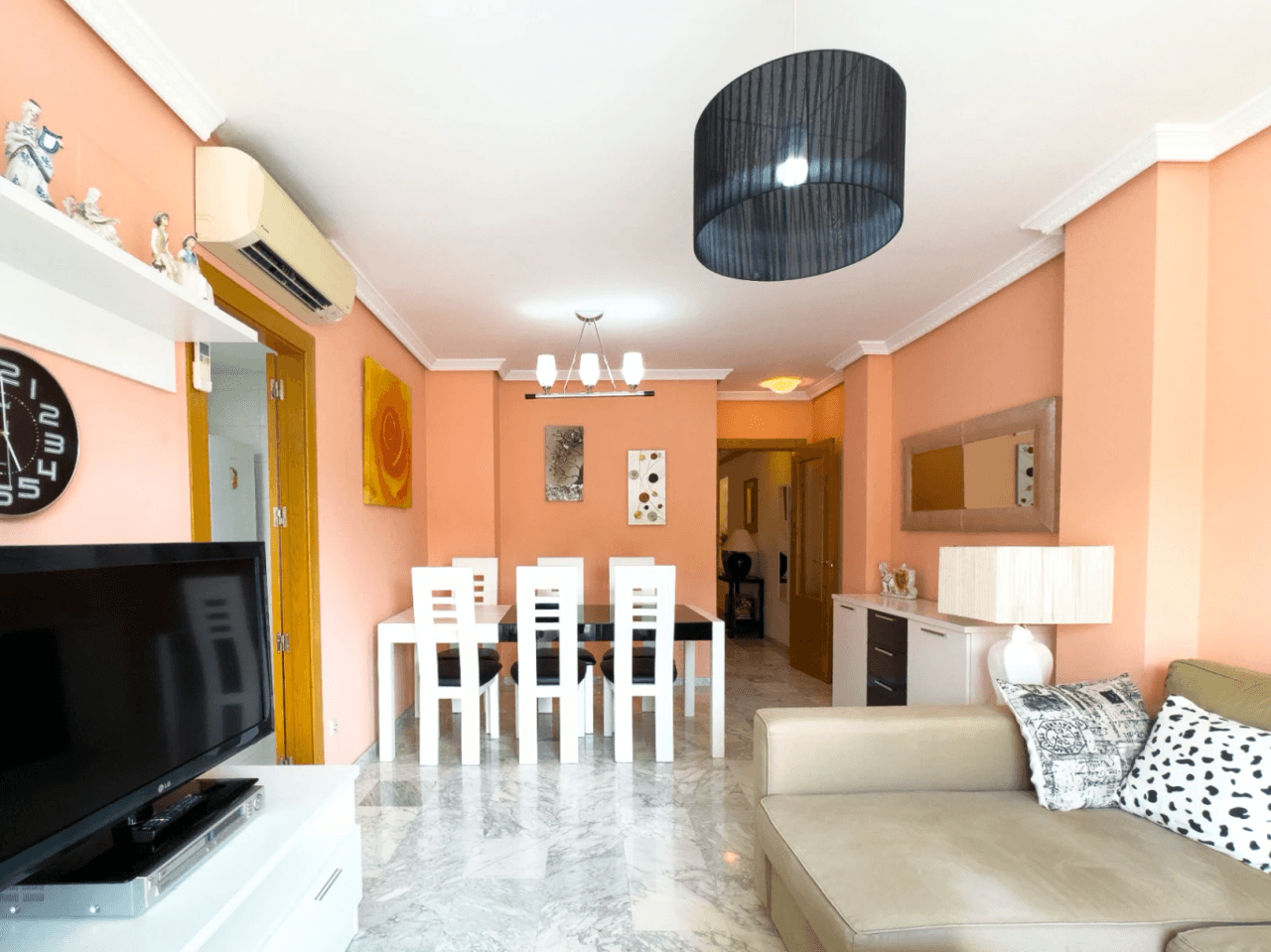 Bright Apartment with Balcony Just Steps from the Beach in Altea