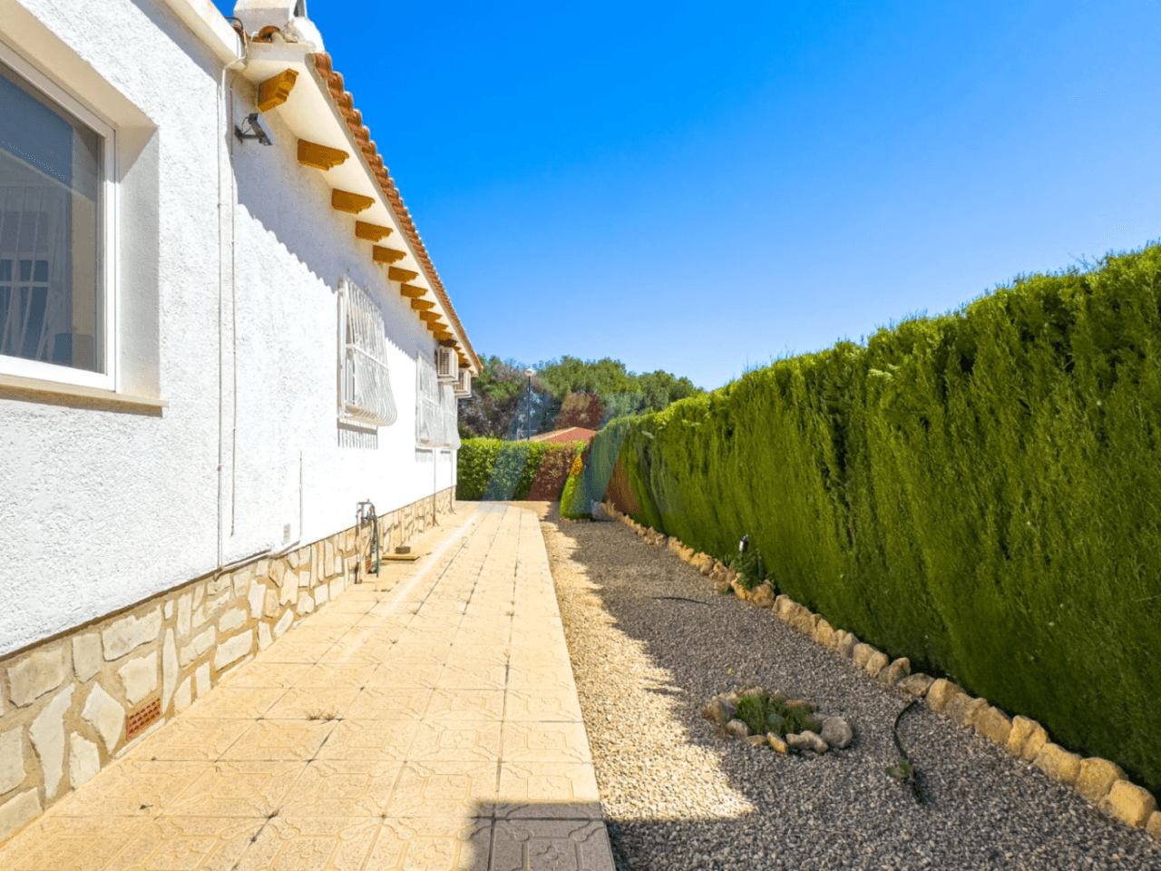 Single-level villa with private pool on 750 m² plot in La Nucía