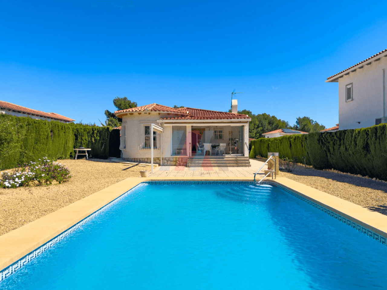Single-level villa with private pool on 750 m² plot in La Nucía